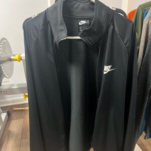 Nike Black Zip Up Sweater Sleek Design
